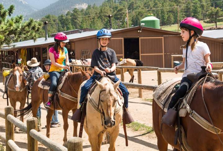 Groupe d'enfants à poney Haute-Corse