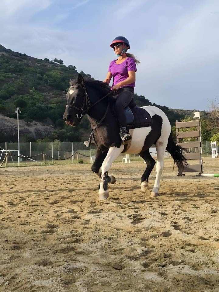 Jeune femme sur cheval Haute-Corse
